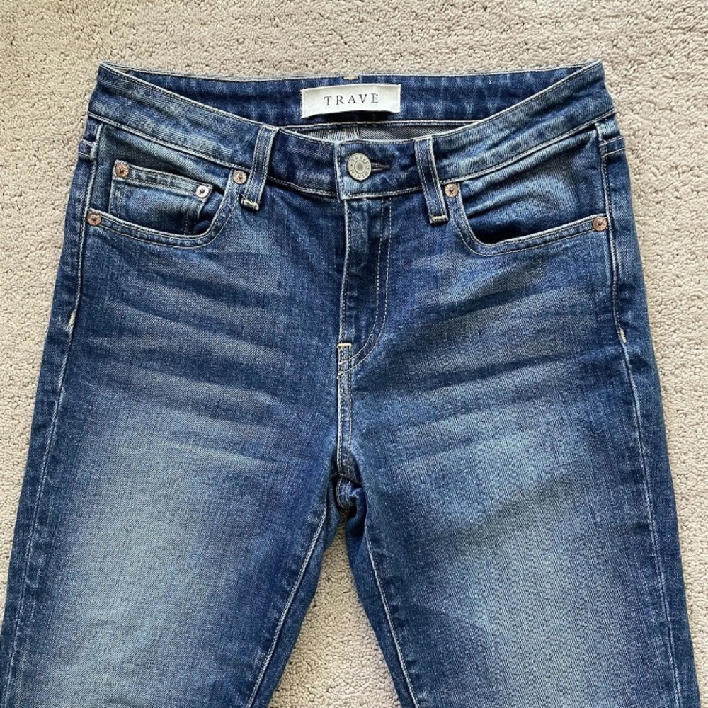 Trave “Riley 90’s Straight” denim size 26